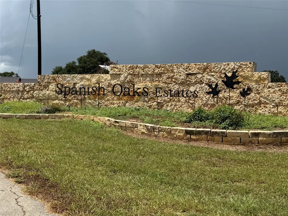 6 Spanish Oak Boulevard Lockhart, TX 78644