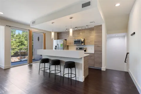 604 Bluff Drive #225