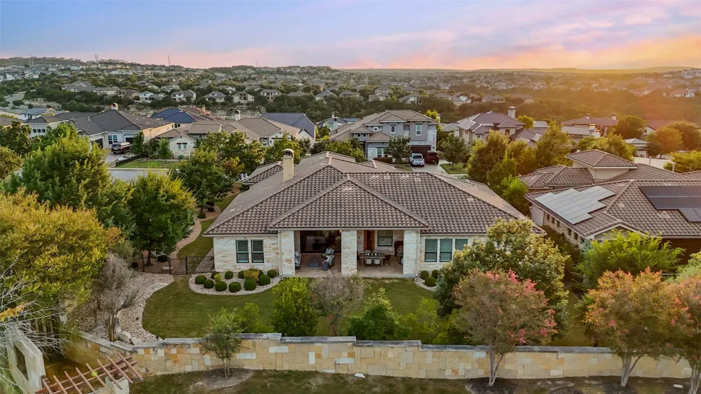 203 Bisset Court Lakeway, TX 78738