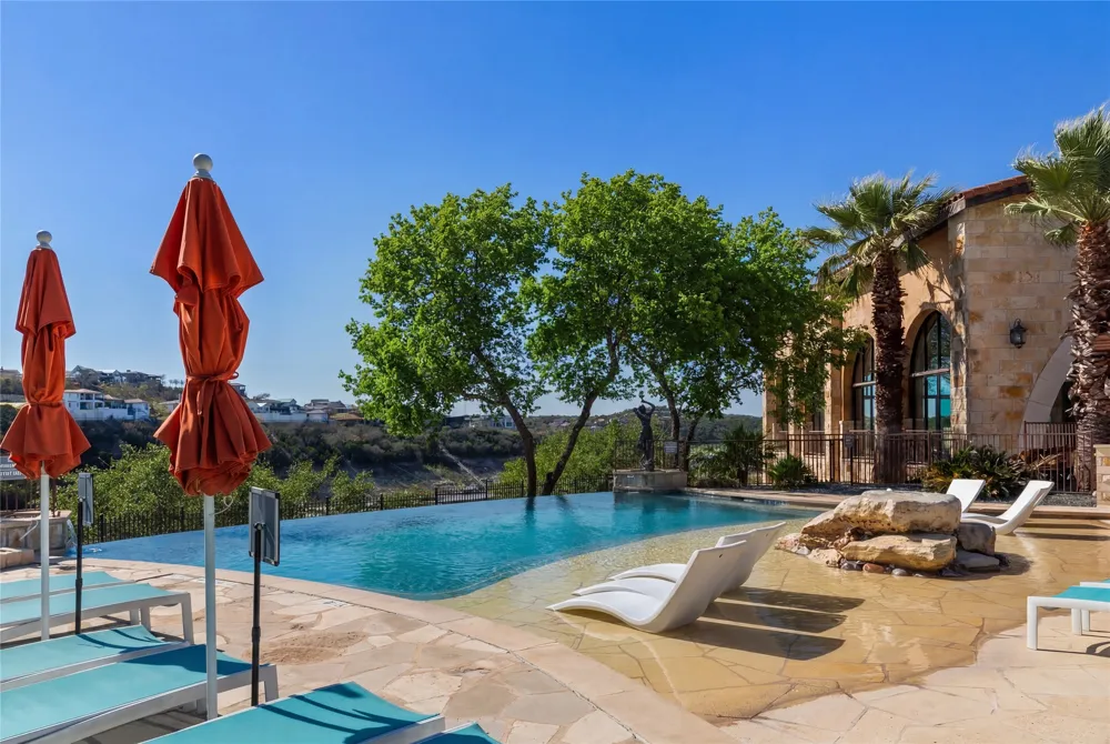 203 Bisset Court Lakeway, TX 78738