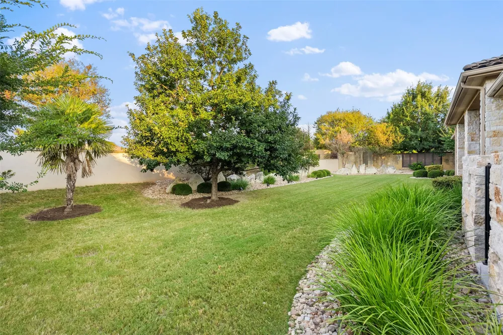 203 Bisset Court Lakeway, TX 78738