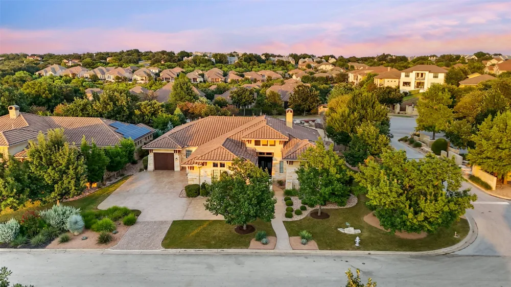 203 Bisset Court Lakeway, TX 78738