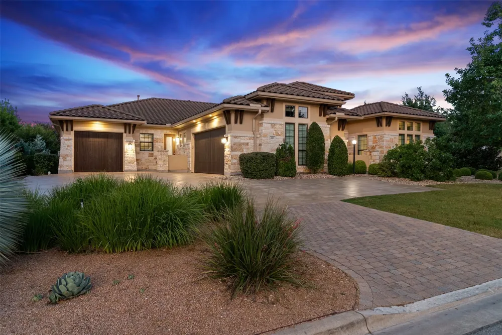203 Bisset Court Lakeway, TX 78738