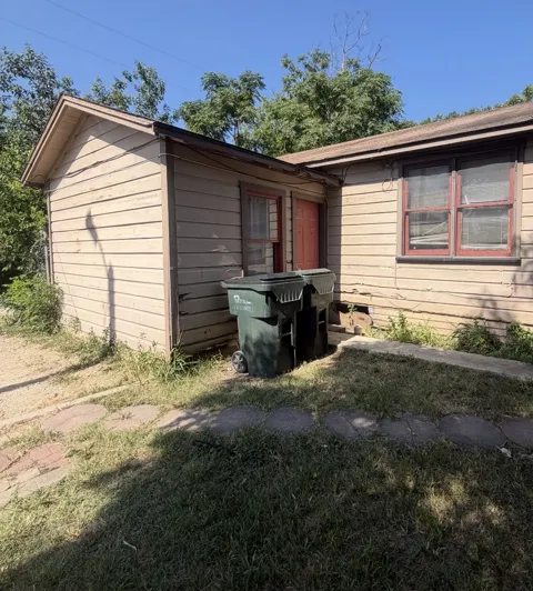 405 Burleson Street #B