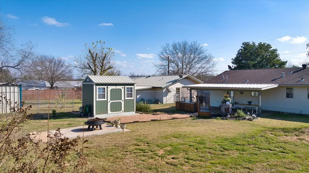 1236 Martin Street Mason, TX 76856