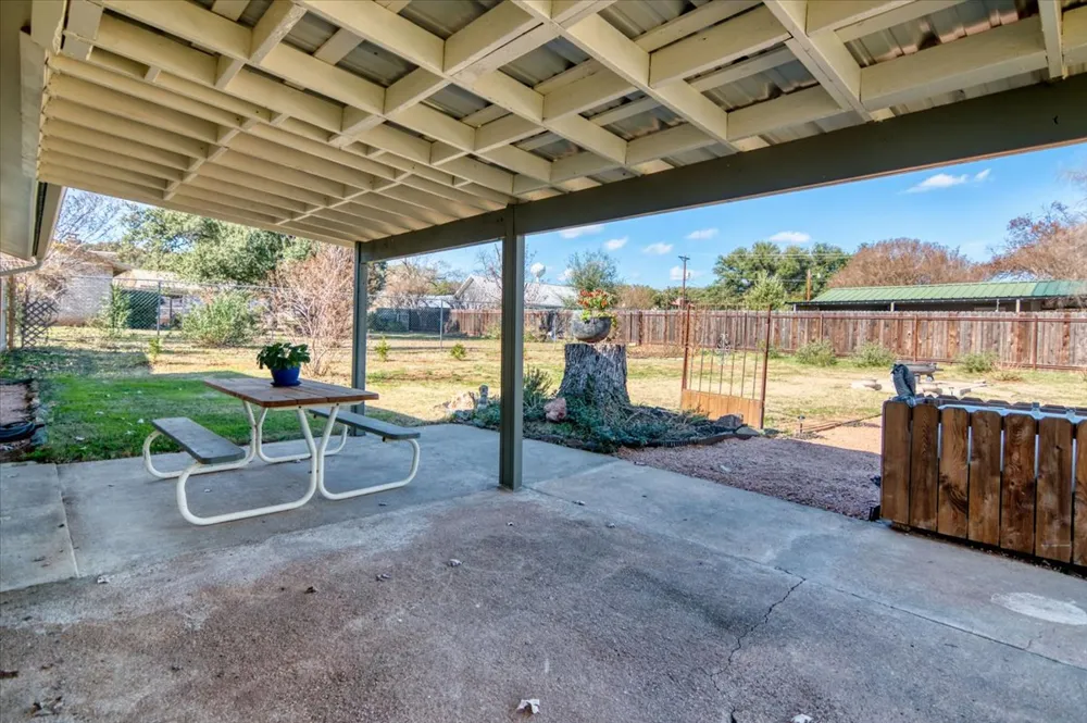 1236 Martin Street Mason, TX 76856
