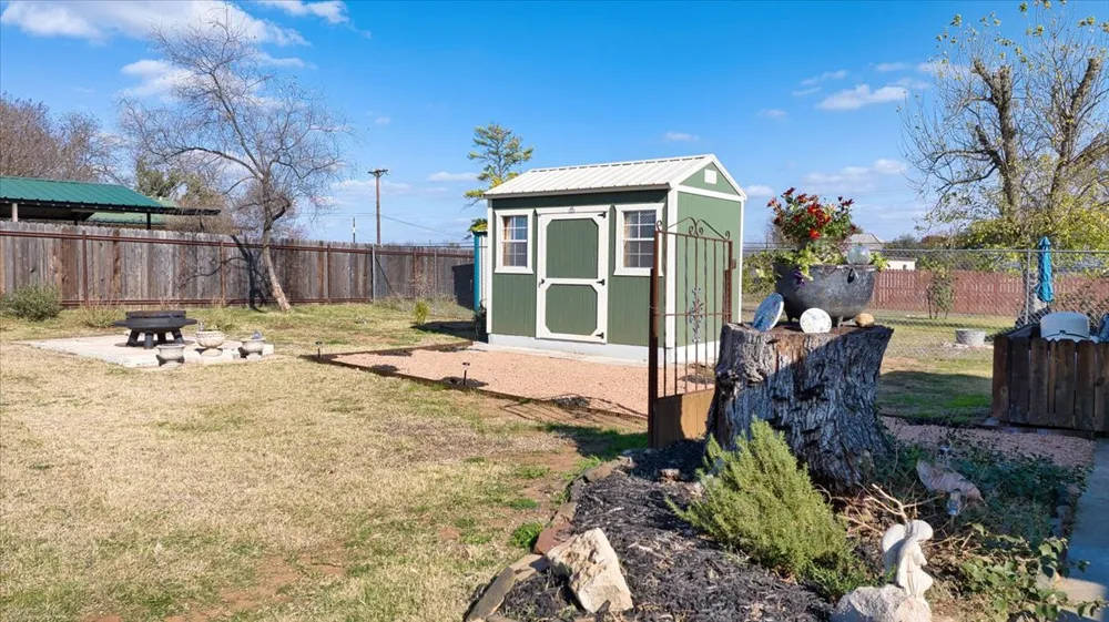 1236 Martin Street Mason, TX 76856