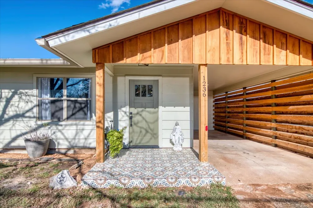 1236 Martin Street Mason, TX 76856