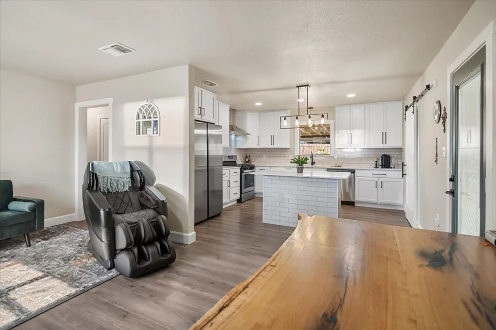 1236 Martin Street Mason, TX 76856