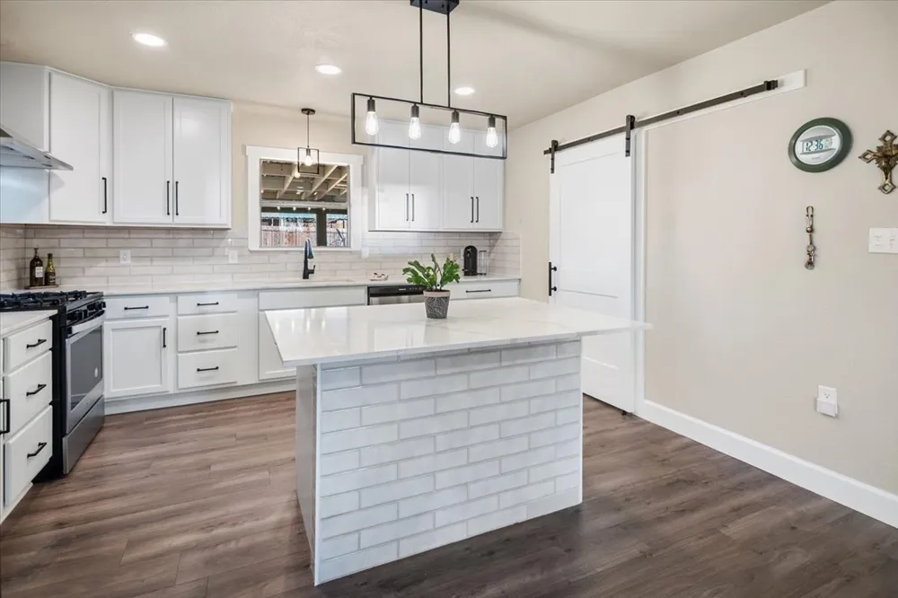 1236 Martin Street Mason, TX 76856