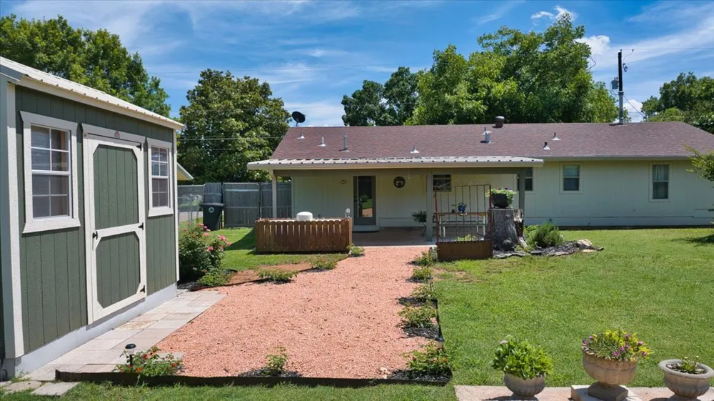 1236 Martin Street Mason, TX 76856