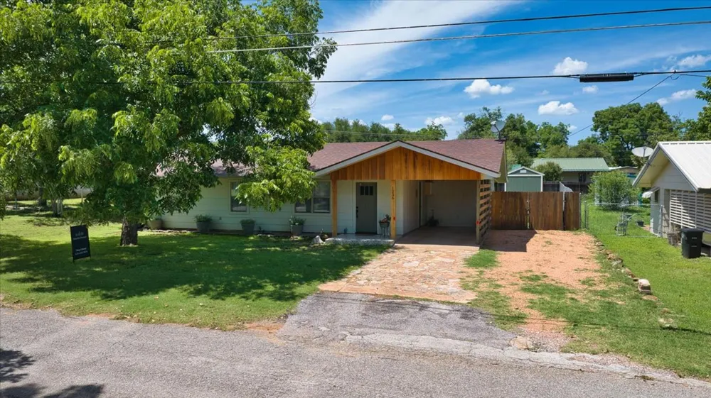 1236 Martin Street Mason, TX 76856