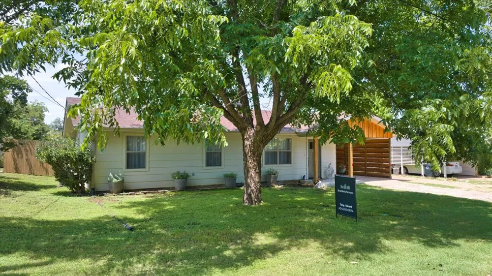 1236 Martin Street Mason, TX 76856