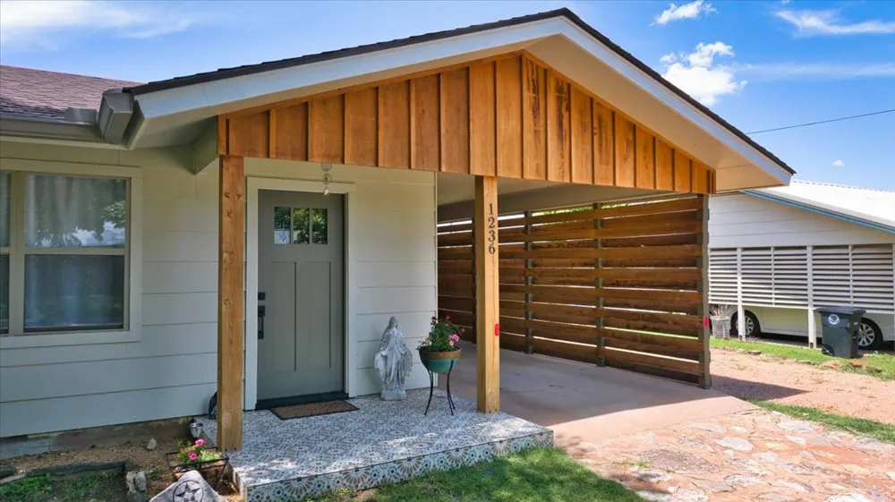1236 Martin Street Mason, TX 76856