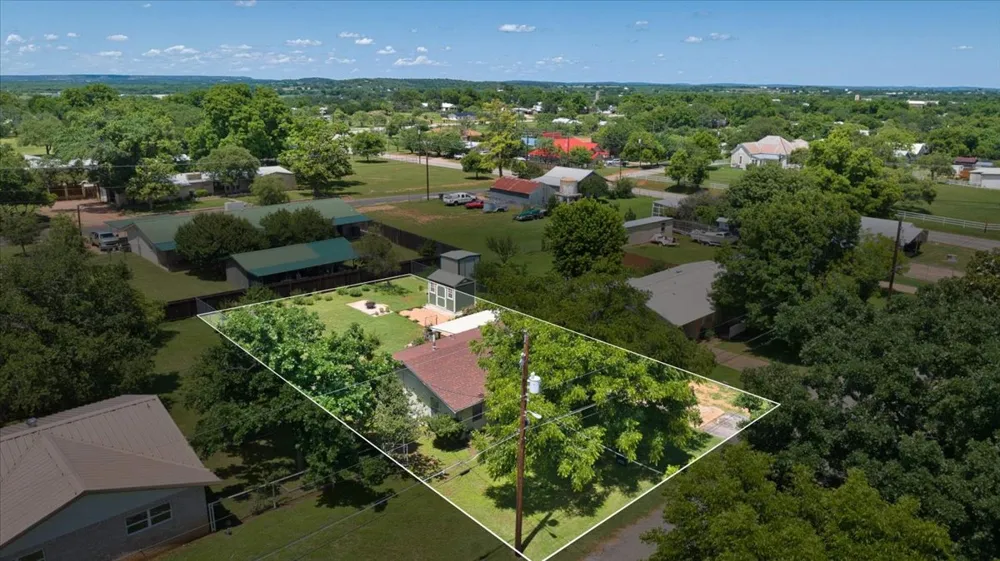 1236 Martin Street Mason, TX 76856