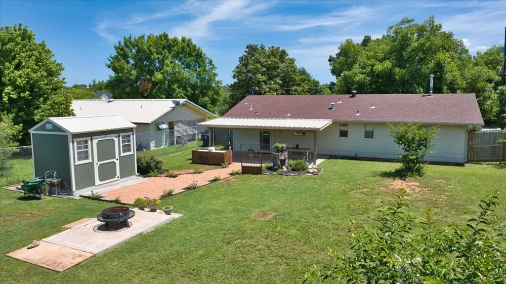 1236 Martin Street Mason, TX 76856