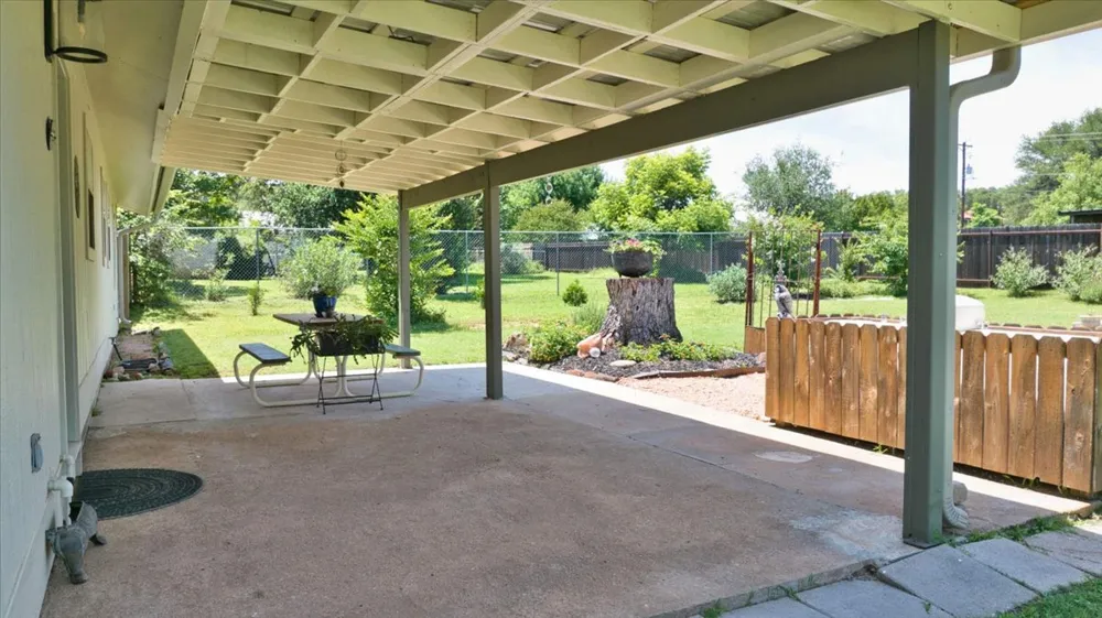 1236 Martin Street Mason, TX 76856