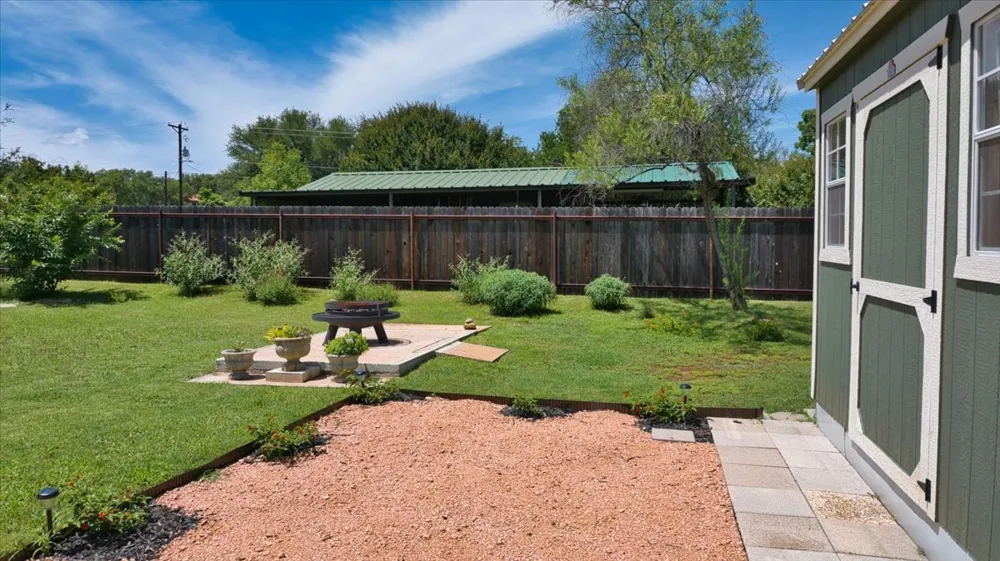 1236 Martin Street Mason, TX 76856