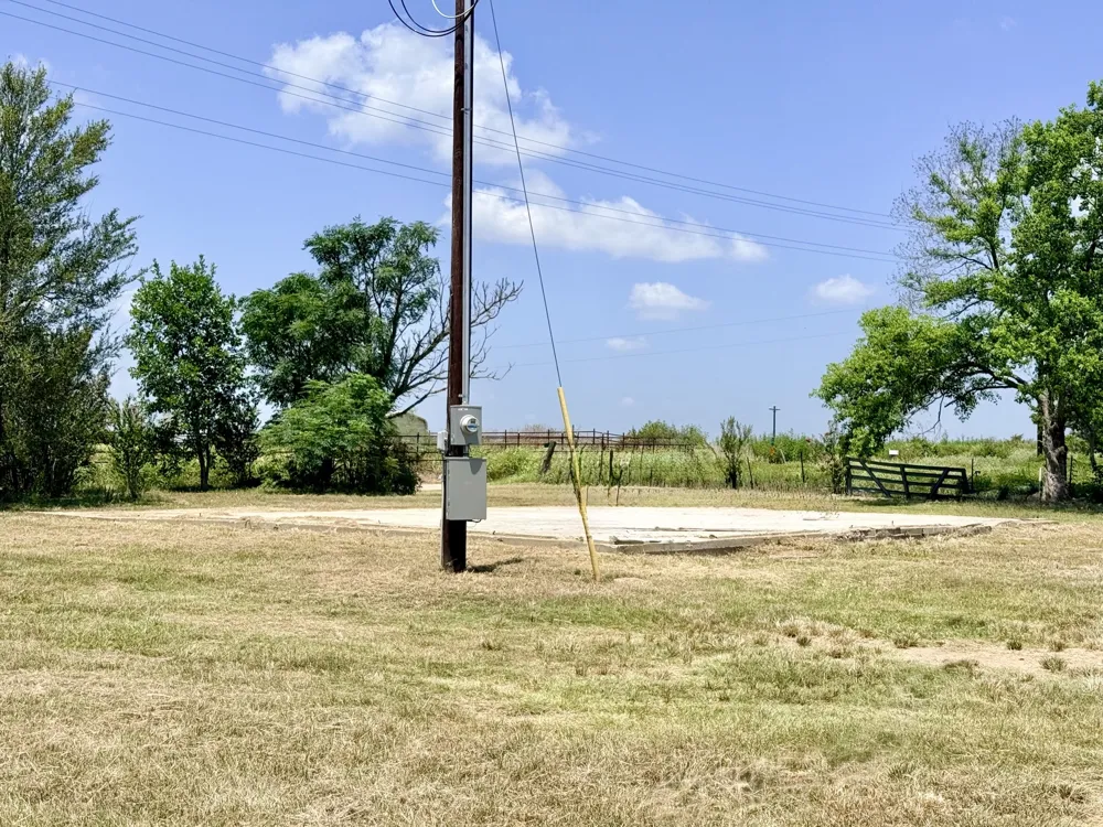10901 County Road 367 Caldwell, TX 77836