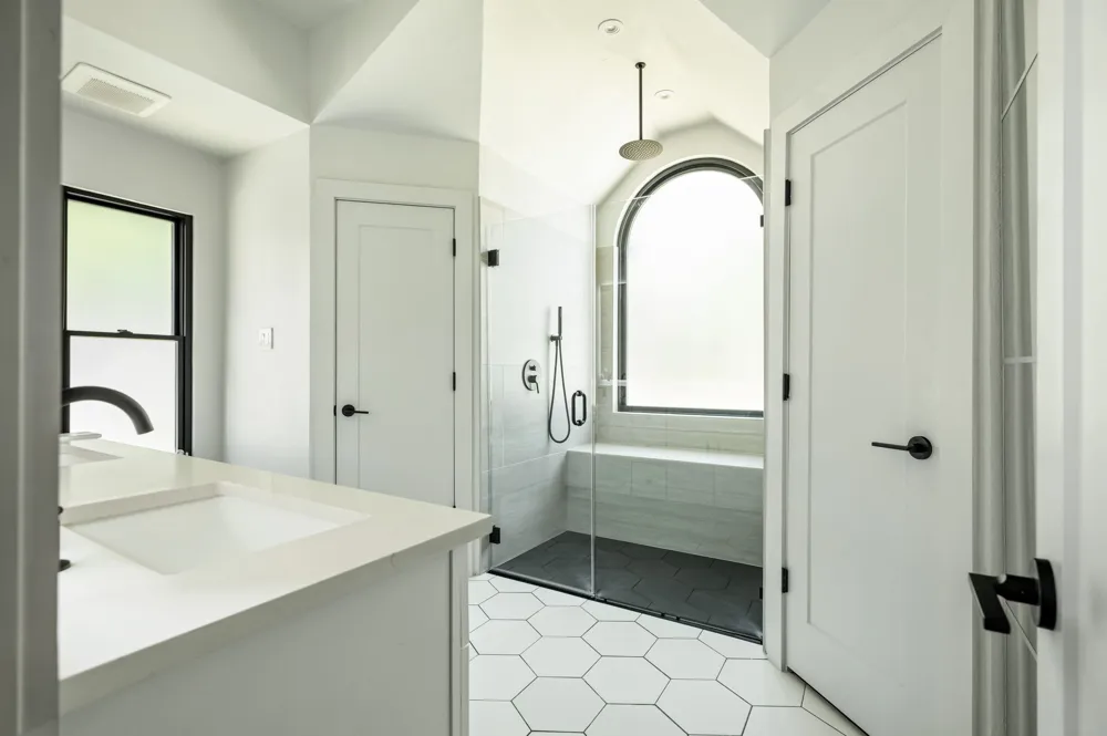 7704 Kiva Drive Austin, TX 78749