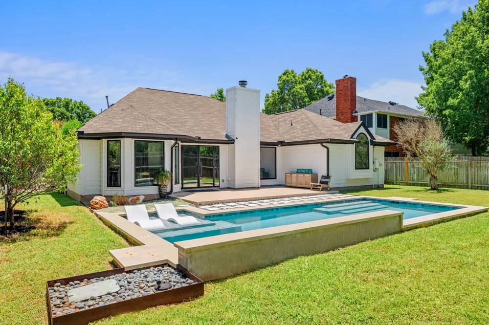 7704 Kiva Drive Austin, TX 78749