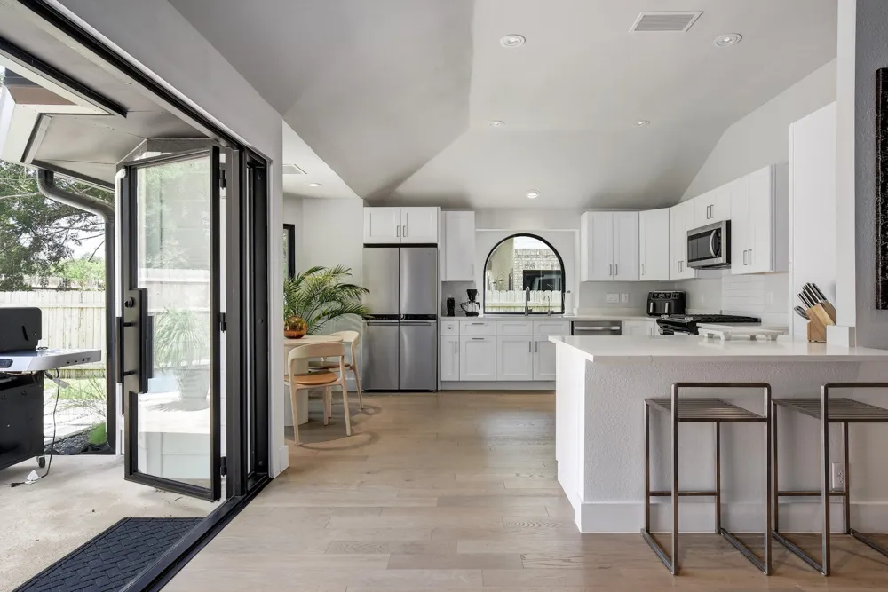 7704 Kiva Drive Austin, TX 78749