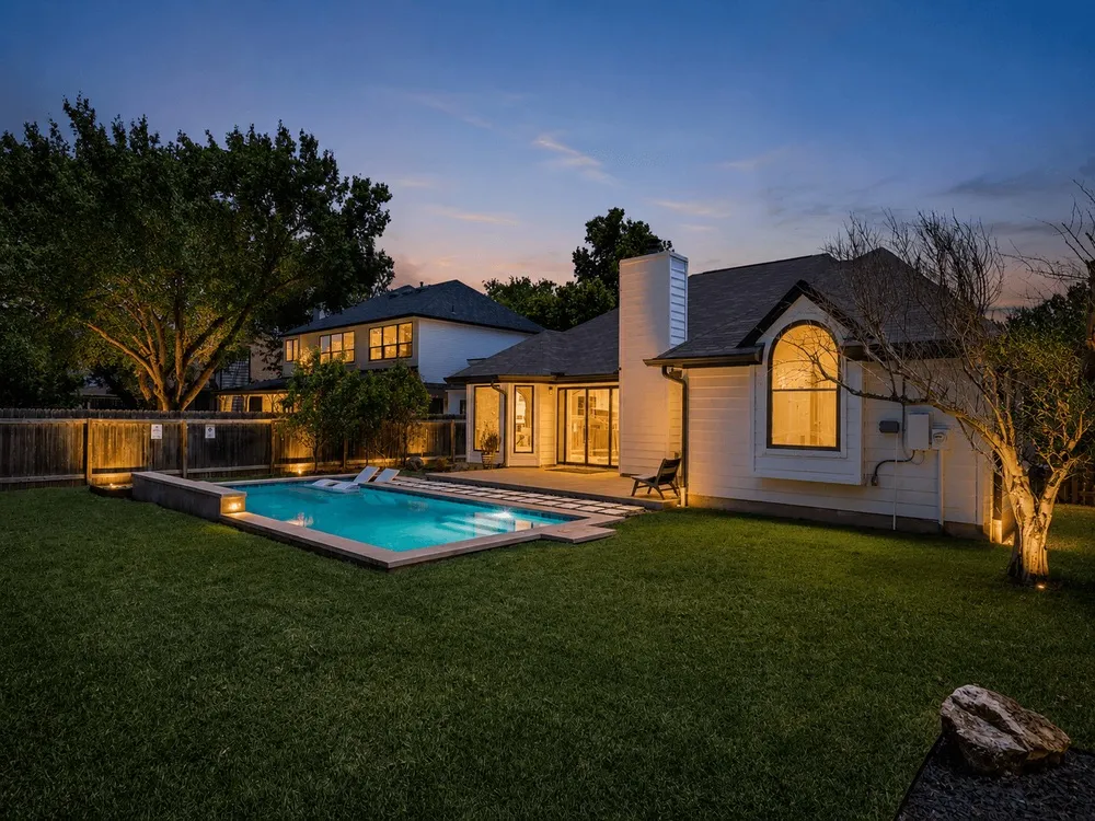 7704 Kiva Drive Austin, TX 78749
