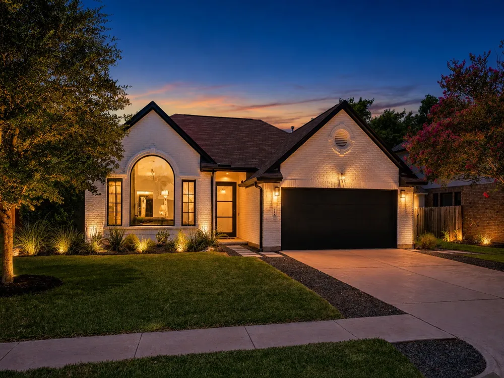 7704 Kiva Drive Austin, TX 78749