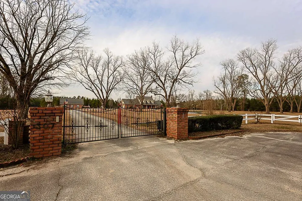 307 Chester Thomas RD Springfield, GA 31329