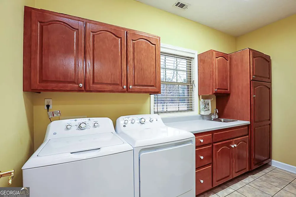 307 Chester Thomas RD Springfield, GA 31329