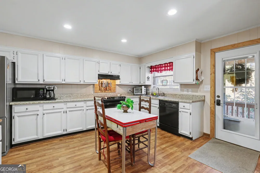 42 Lost Valley DR Dillard, GA 30537