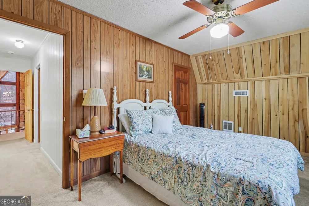 42 Lost Valley DR Dillard, GA 30537