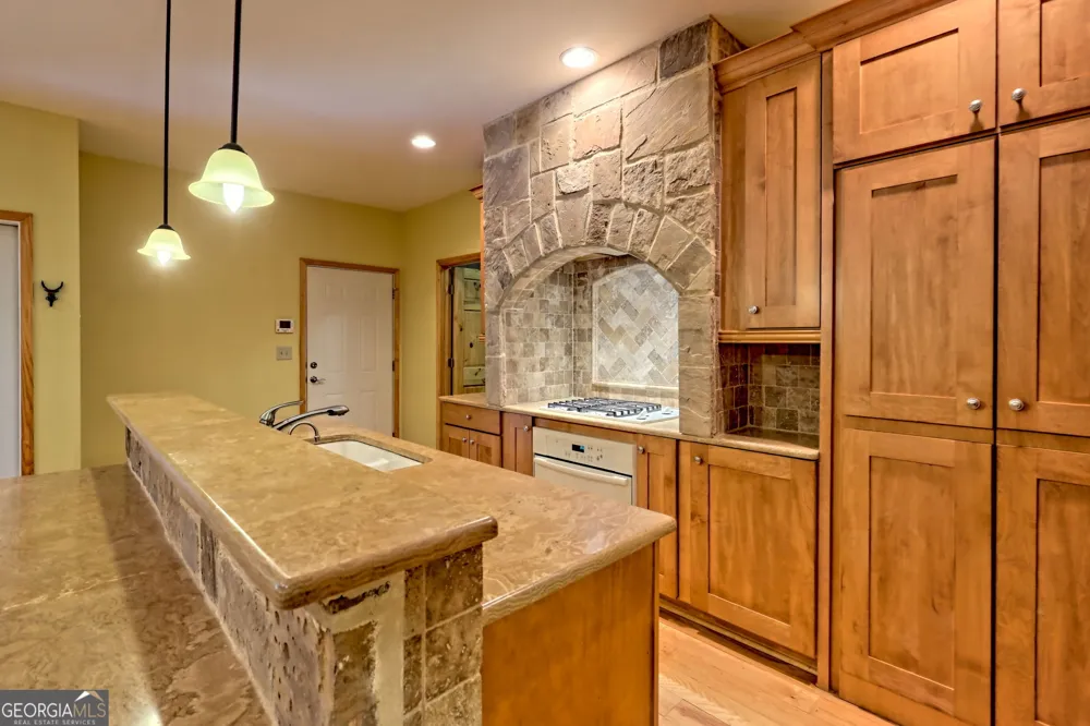 876 WHITETAIL TRL Clayton, GA 30525
