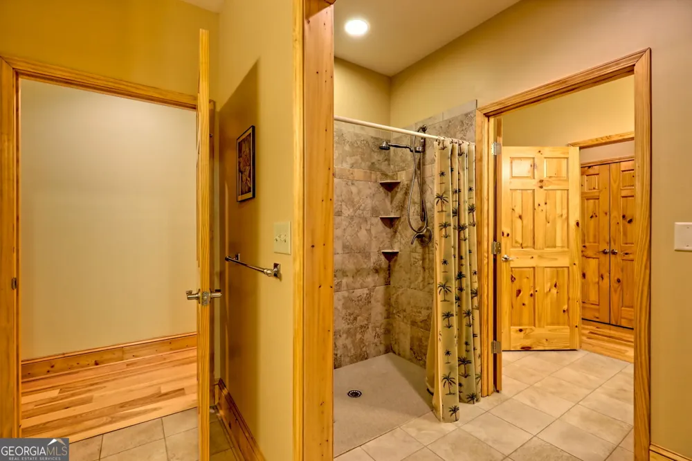 876 WHITETAIL TRL Clayton, GA 30525