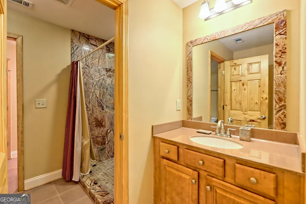 876 WHITETAIL TRL Clayton, GA 30525