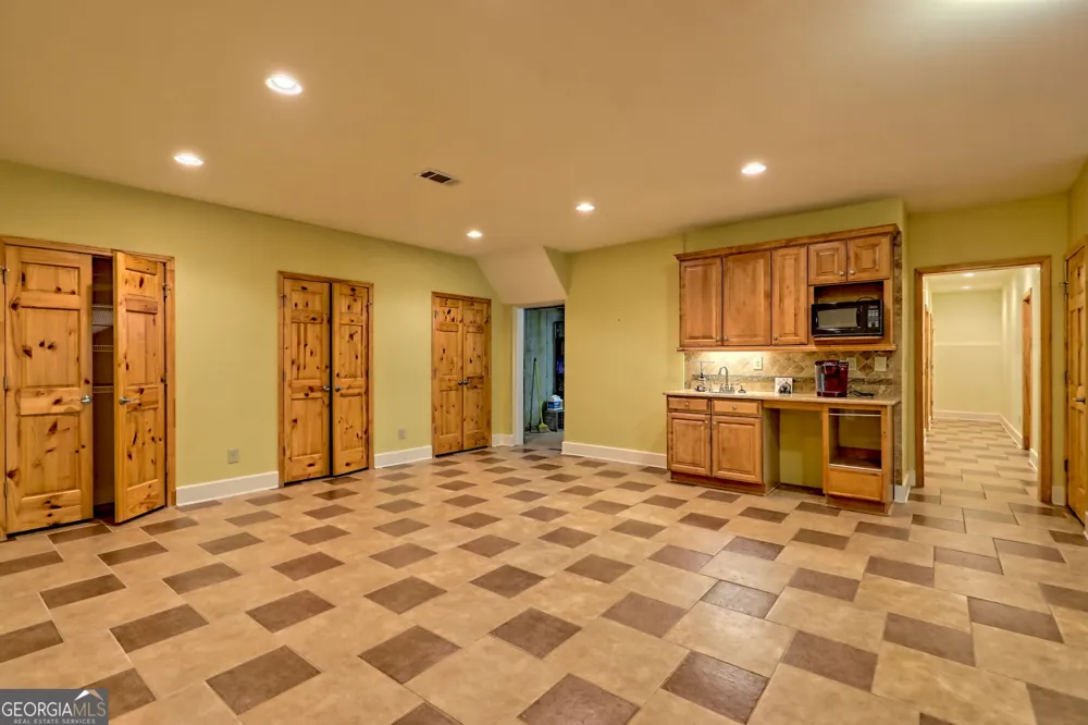 876 WHITETAIL TRL Clayton, GA 30525