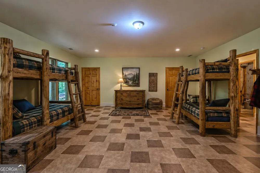 876 WHITETAIL TRL Clayton, GA 30525