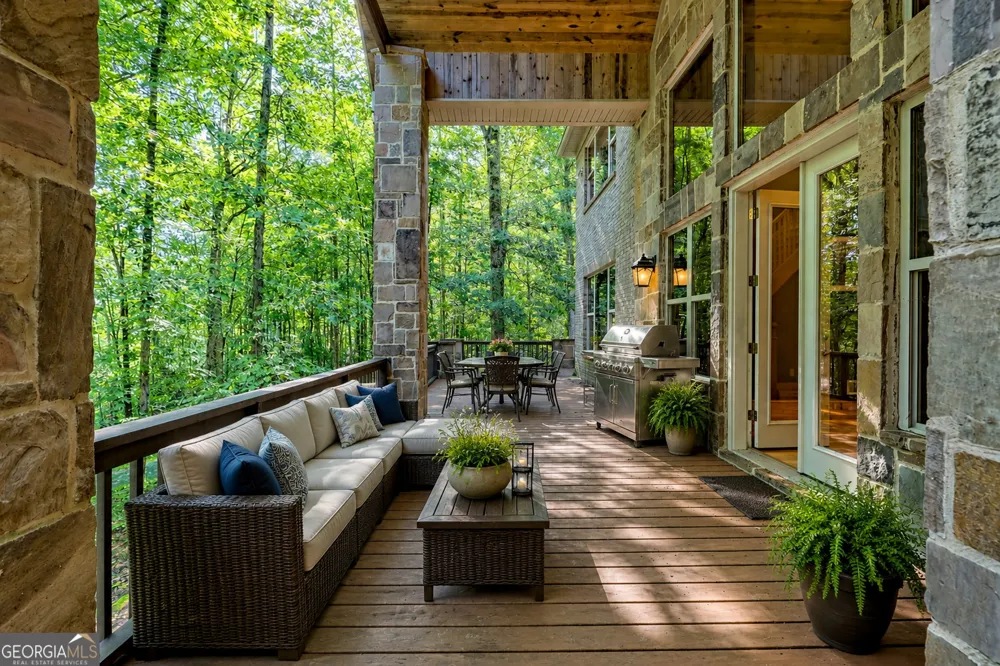 876 WHITETAIL TRL Clayton, GA 30525