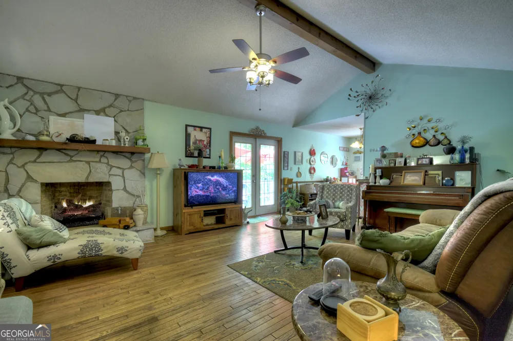 1359 Salem RD Mineral Bluff, GA 30559