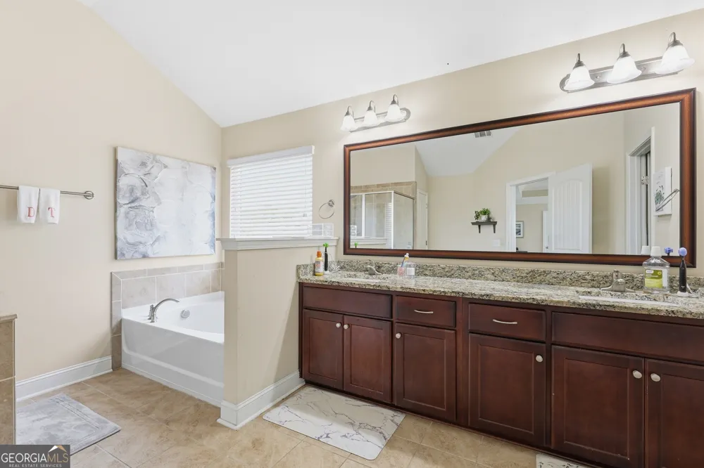 90 Roundstone WAY Richmond Hill, GA 31324