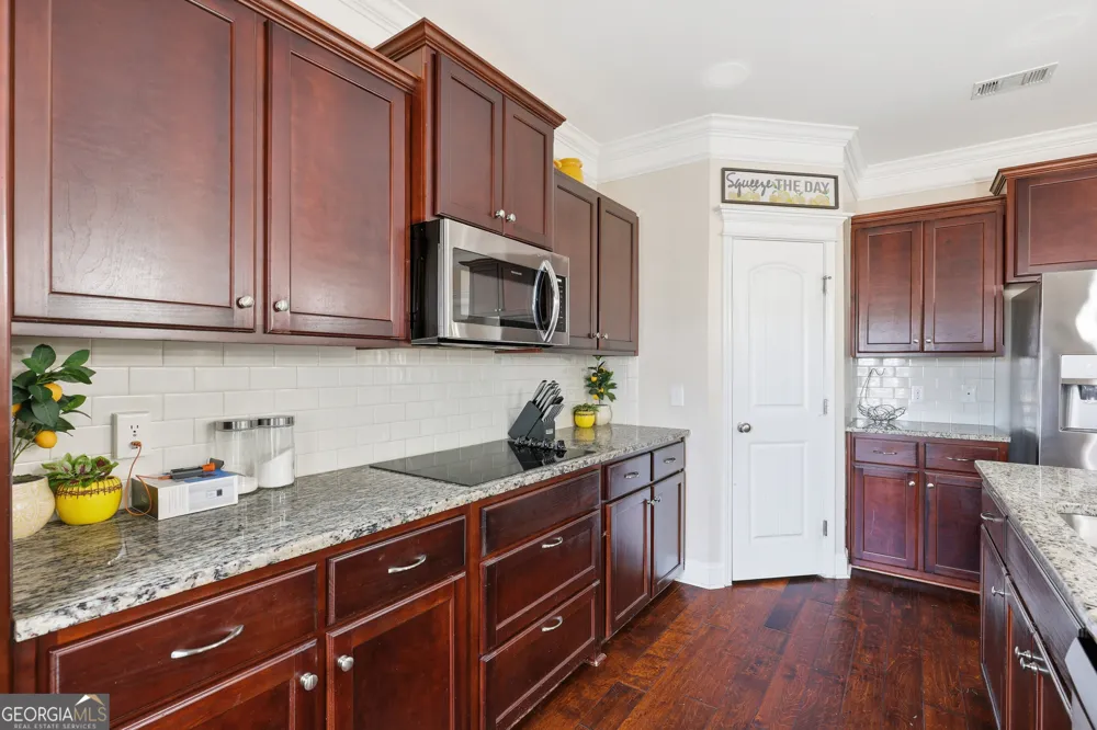 90 Roundstone WAY Richmond Hill, GA 31324