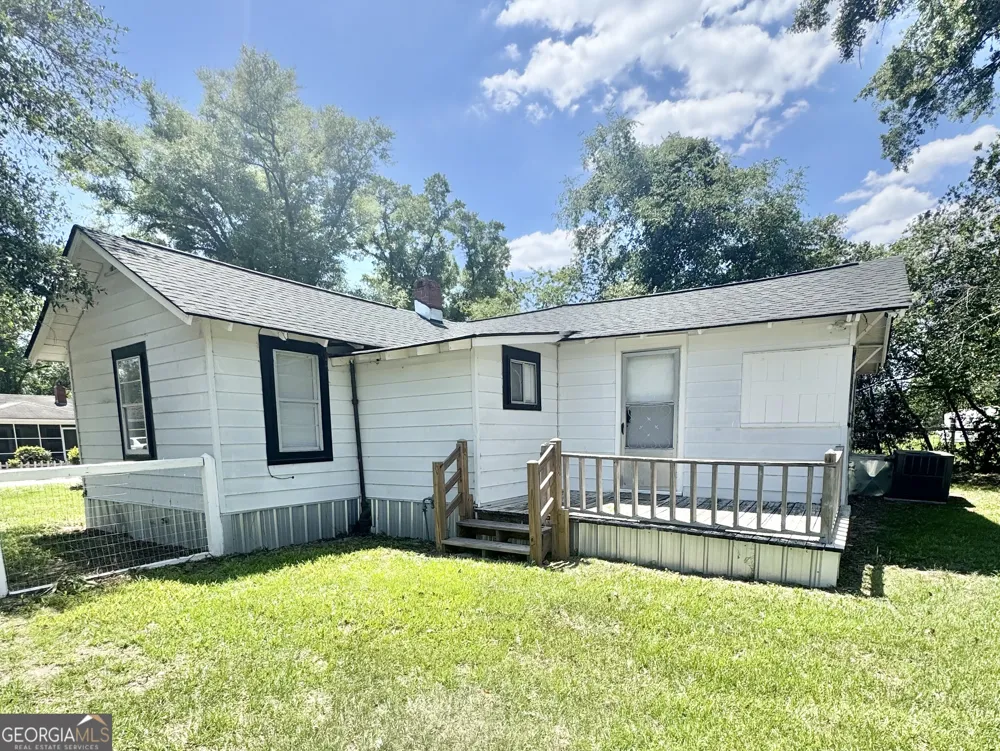 139 Register AVE Reidsville, GA 30453