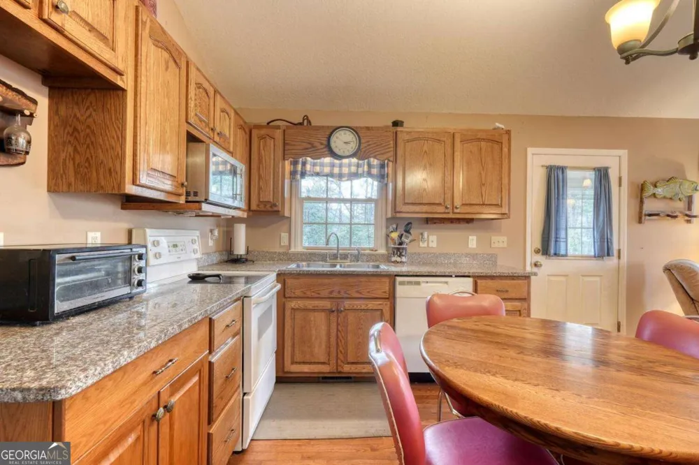 1189 Old Forge ESTS Hiawassee, GA 30546