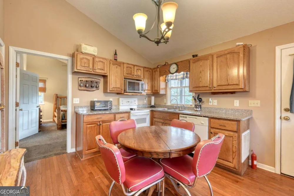 1189 Old Forge ESTS Hiawassee, GA 30546