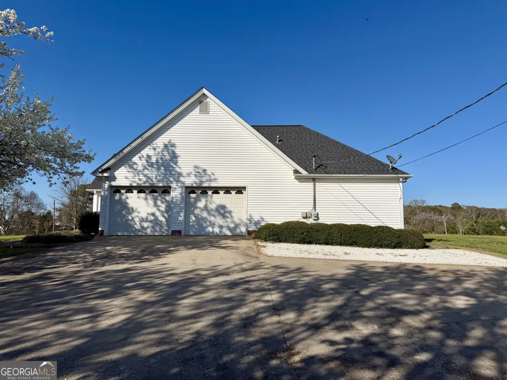 494 S Broad ST Bowman, GA 30624