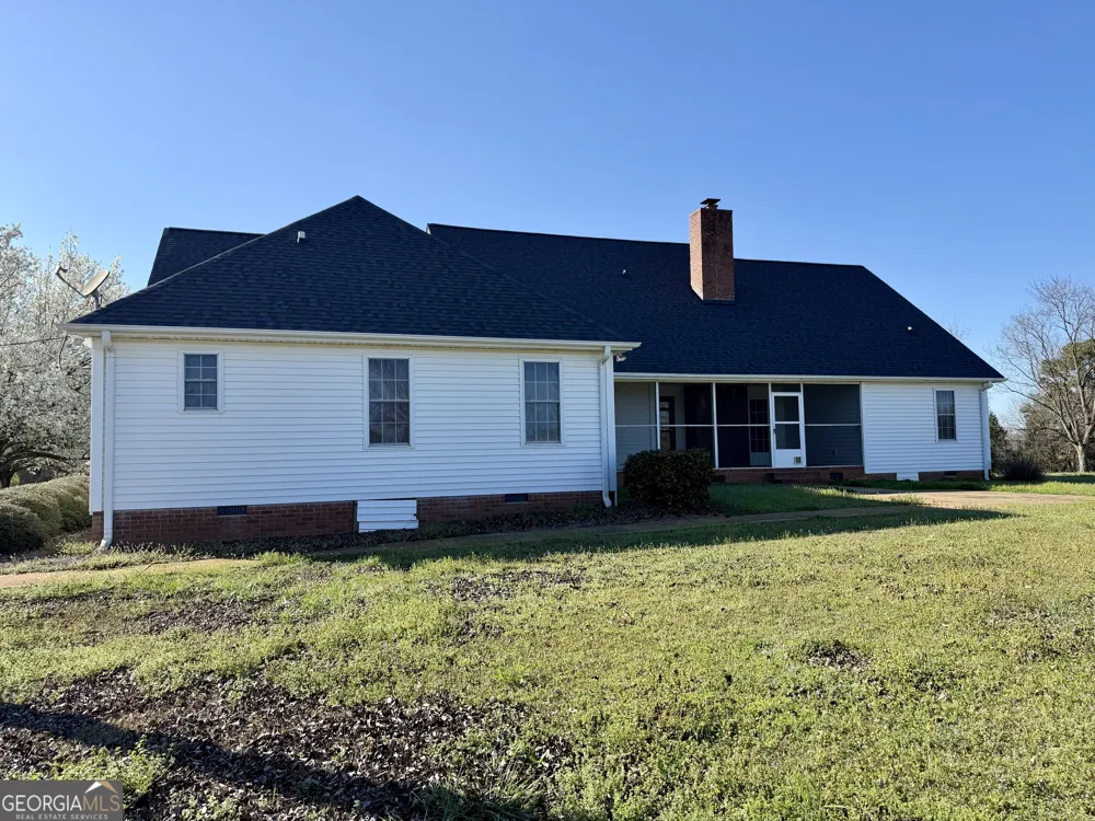 494 S Broad ST Bowman, GA 30624