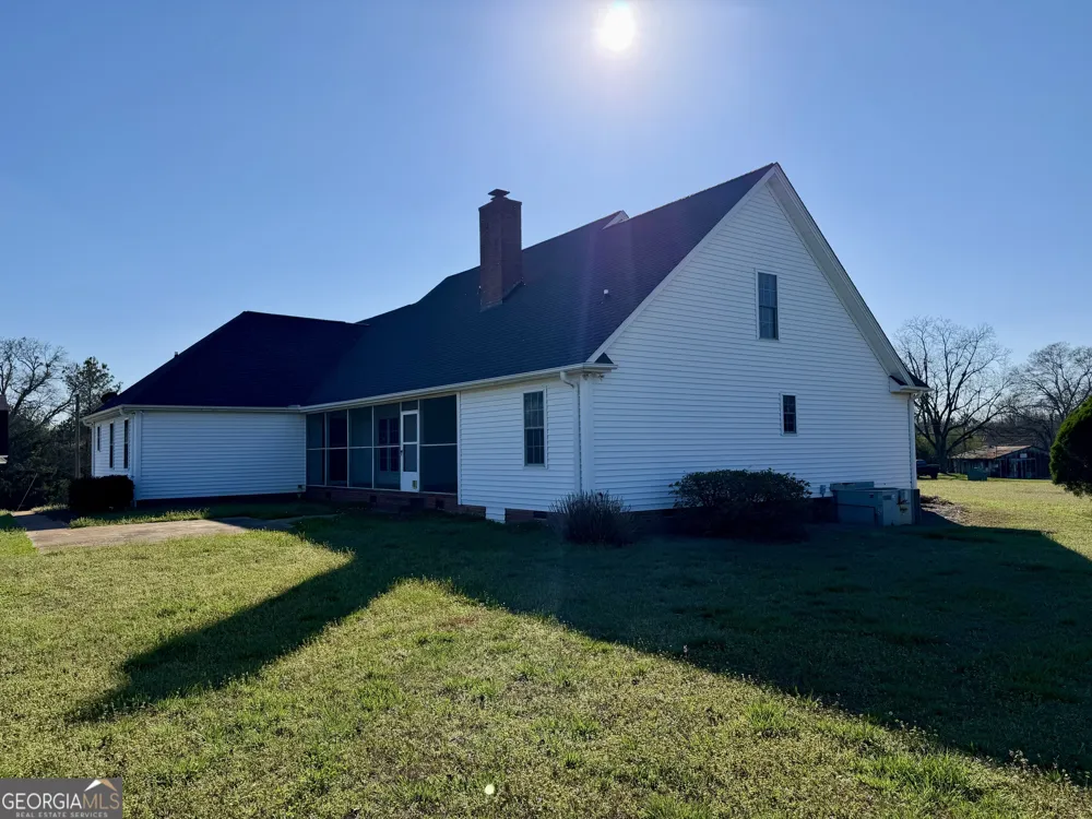 494 S Broad ST Bowman, GA 30624