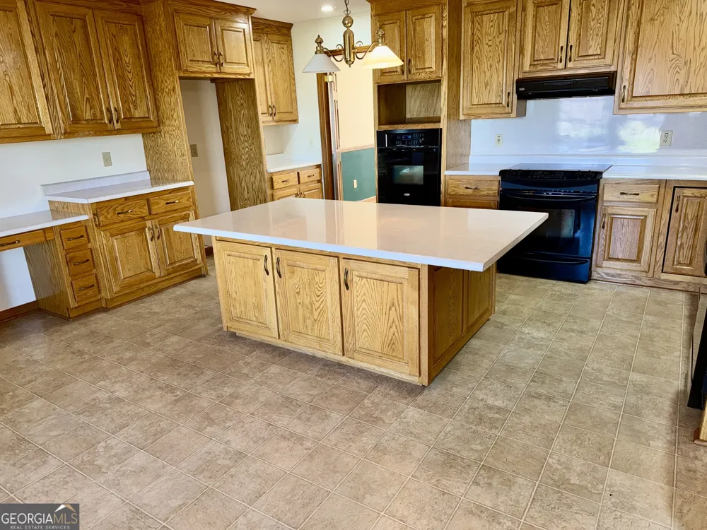 494 S Broad ST Bowman, GA 30624