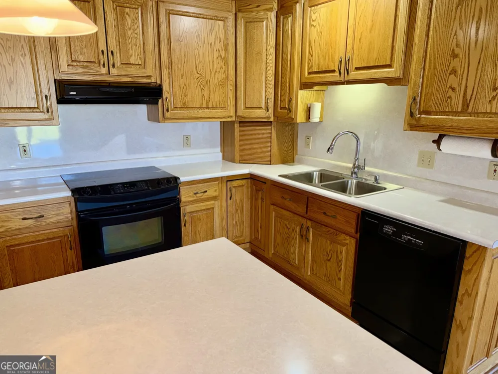 494 S Broad ST Bowman, GA 30624