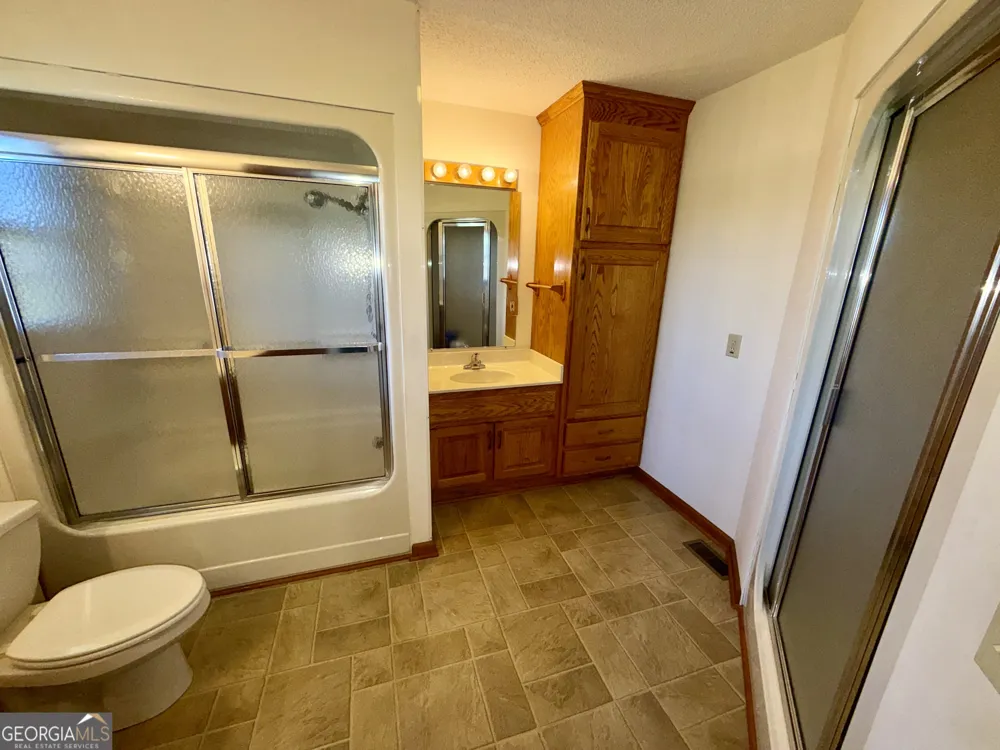 494 S Broad ST Bowman, GA 30624